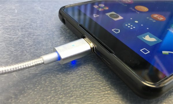 コレ便利すぎる、Android用microUSBマグネットケーブルを購入して思ったこと！【Galaxy,XperiaもOK】 - モバイルドットコム